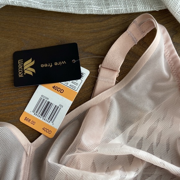 Wacoal semi sheer mesh bra with no wire ultimate lift. - Picture 2 of 7